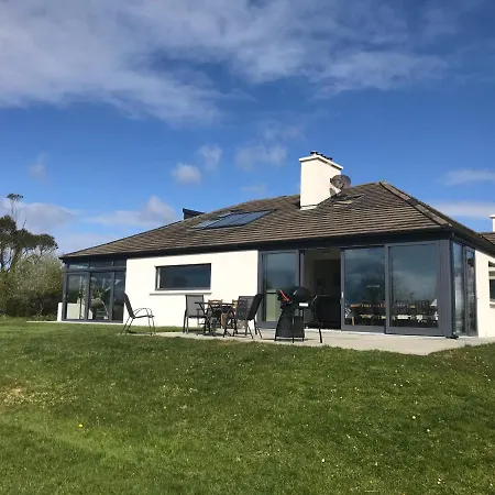 Holiday home 'aghinish Rocks' - Lakeshore Frontage Ballinrobe