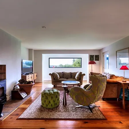 'aghinish Rocks' - Lakeshore Frontage Holiday home